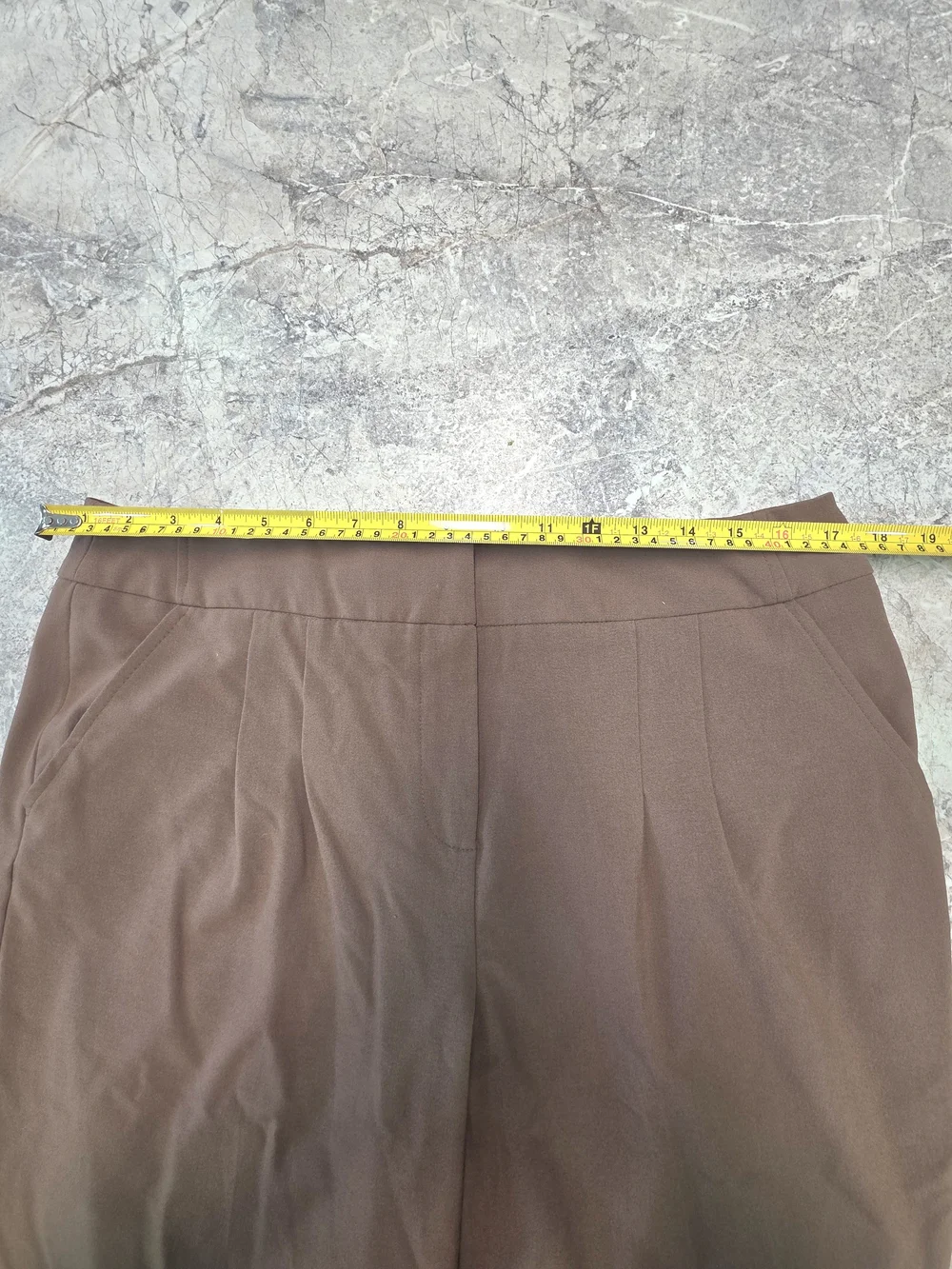 Larry Levine Taupe Wide-Leg Capris Dressy Bermuda Shorts Trousers.